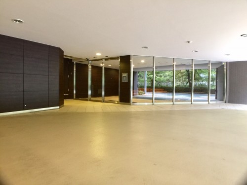 車庫エントランス8